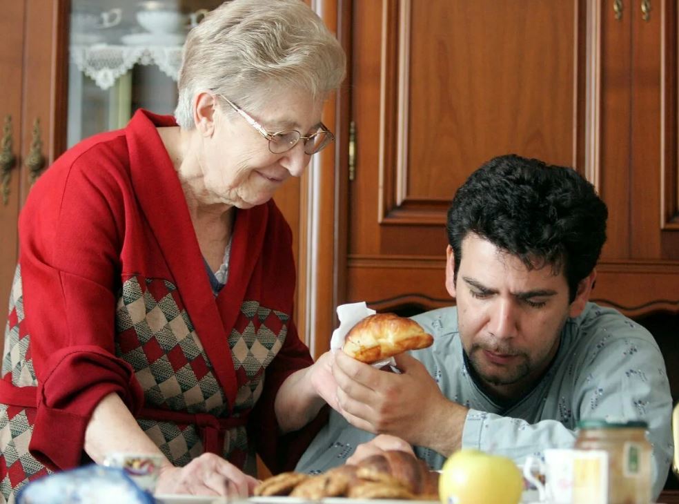 Невестка не хочет учиться нормально готовить, но обижается на мужа за то, что он заезжает перекусить к матери